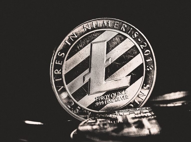 crypto to the moon moneysideoflife