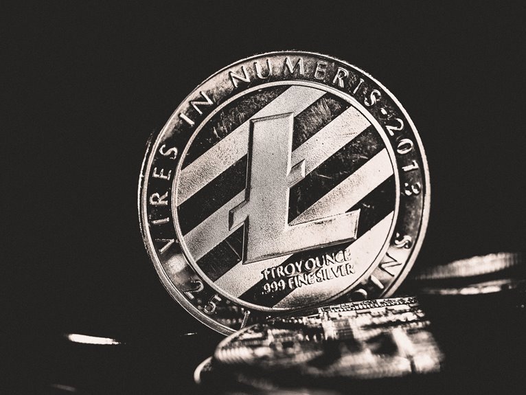 crypto to the moon moneysideoflife